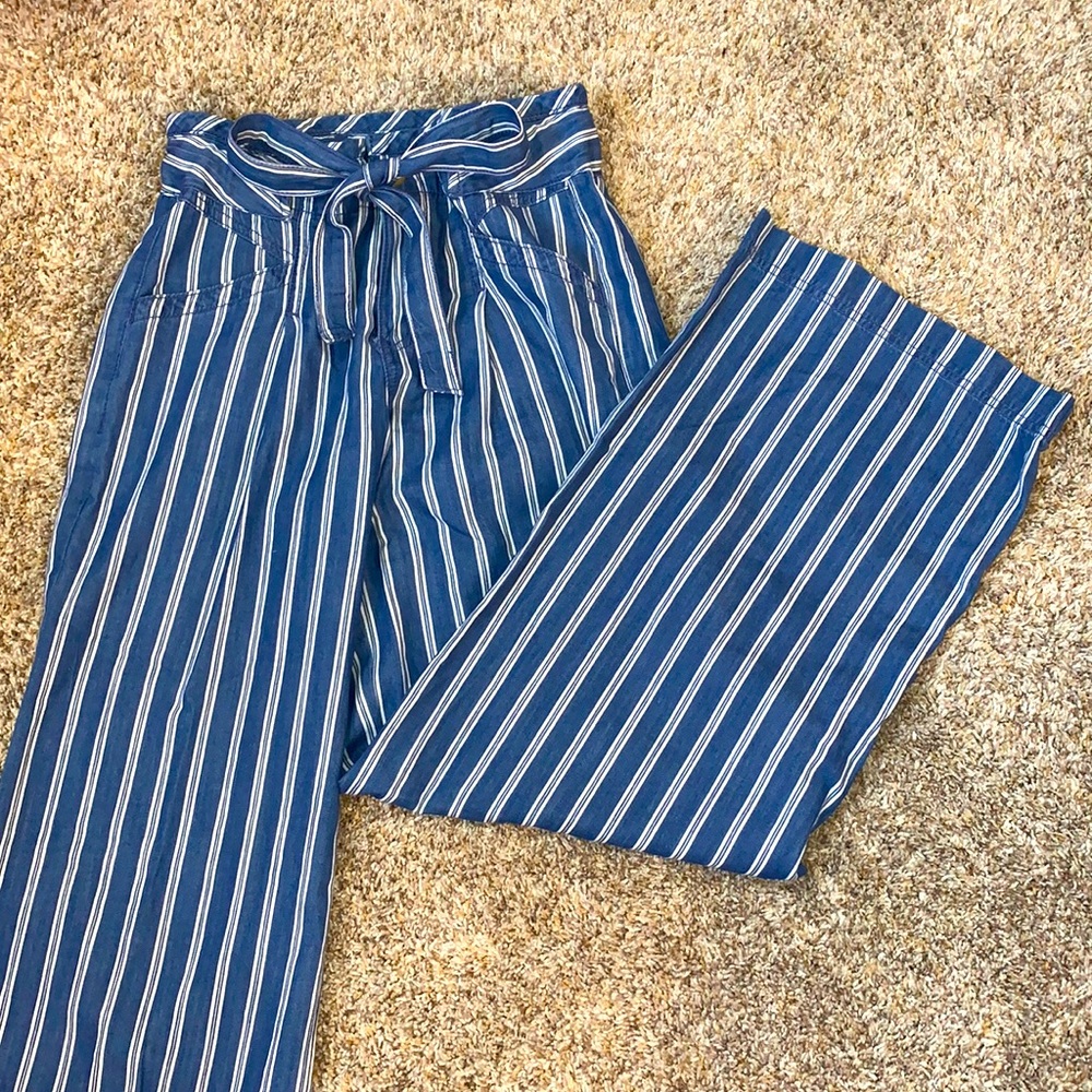 American Eagle pants!